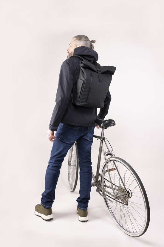 TROIKA Roll Top Rucksack TROIKA BLACK ROLL TOP