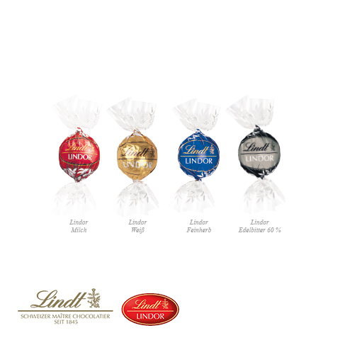Weihnachtsmann mit Lindt Lindor Kugel